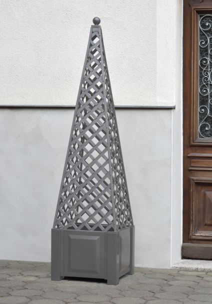 Obelisk, grau
